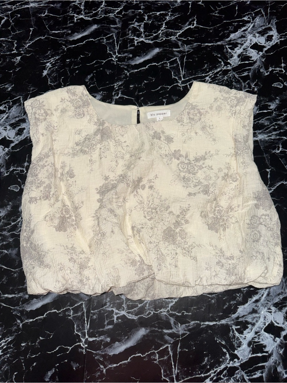 Blu Pepper Cream Floral Textured Cap Sleeve Blouse